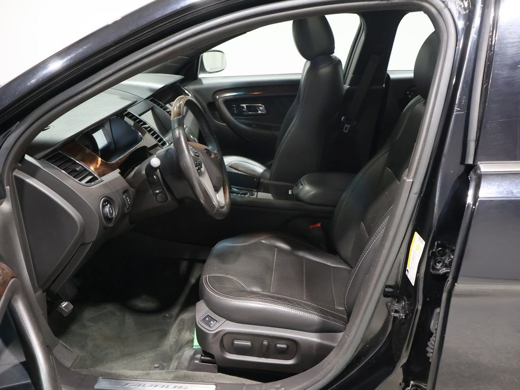 Used 2017 Ford Taurus Limited image 12