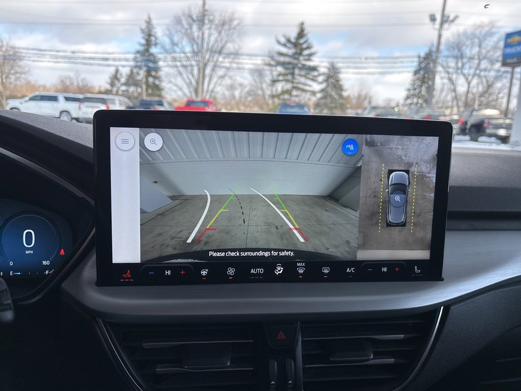 Used 2024 Ford Escape Platinum image 21