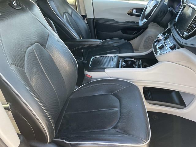 Used 2023 Chrysler Pacifica Limited image 34