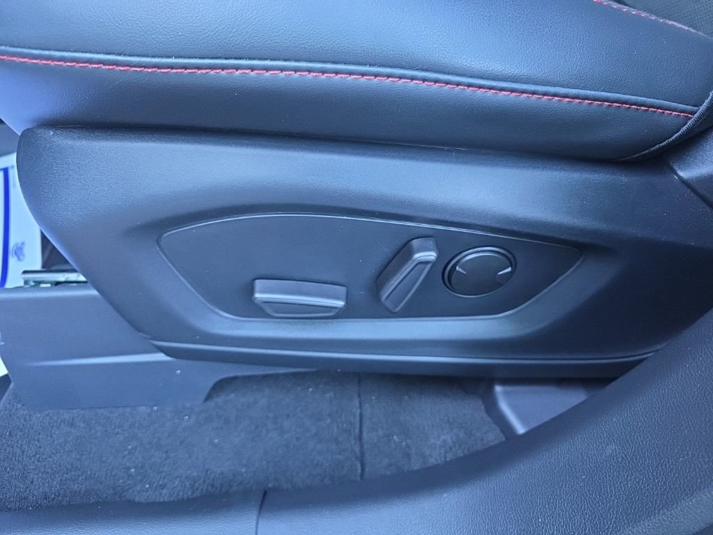Used 2025 Ford Explorer ST image 18