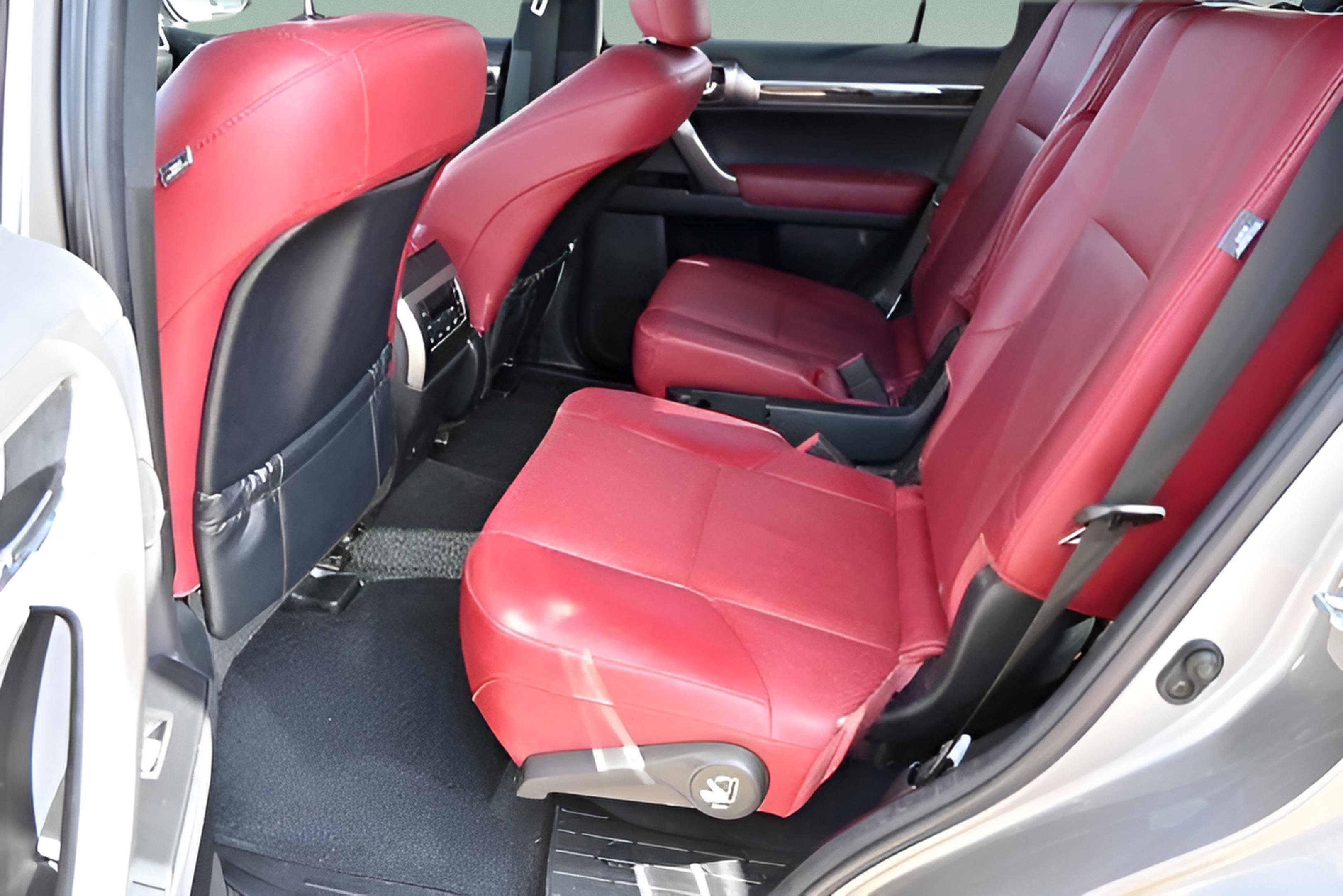 Used 2023 Lexus GX 460 Luxury w/ Sport Design Package image 17