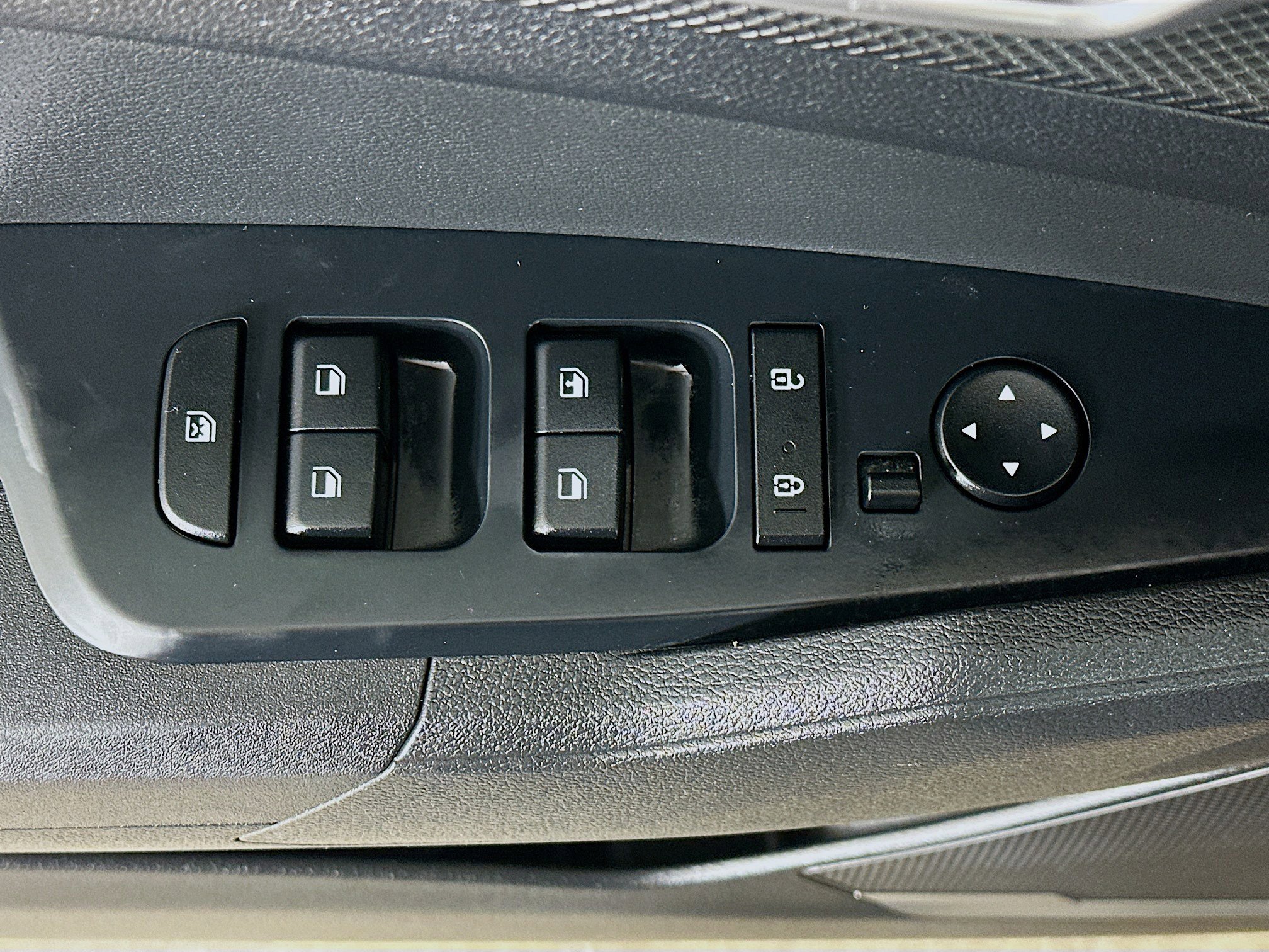 Used 2025 Kia Sportage LX AWD/4WD image 15
