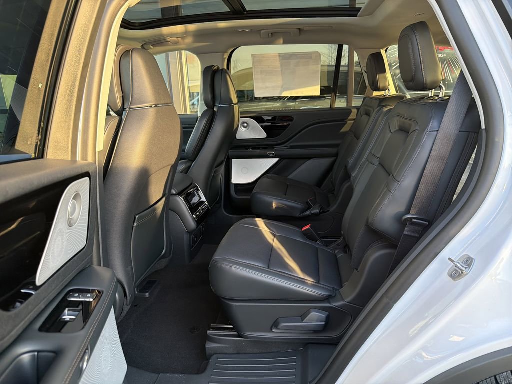 New 2026 Lincoln Aviator Reserve image 6