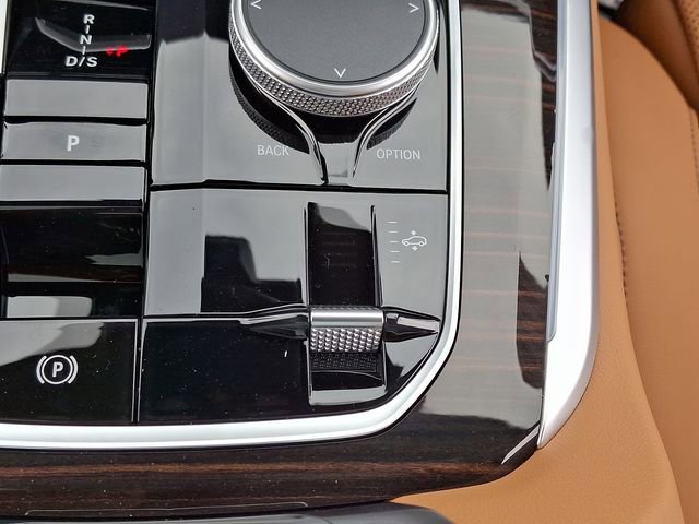 Certified 2025 BMW X5 xDrive50e w/ Premium Package image 24