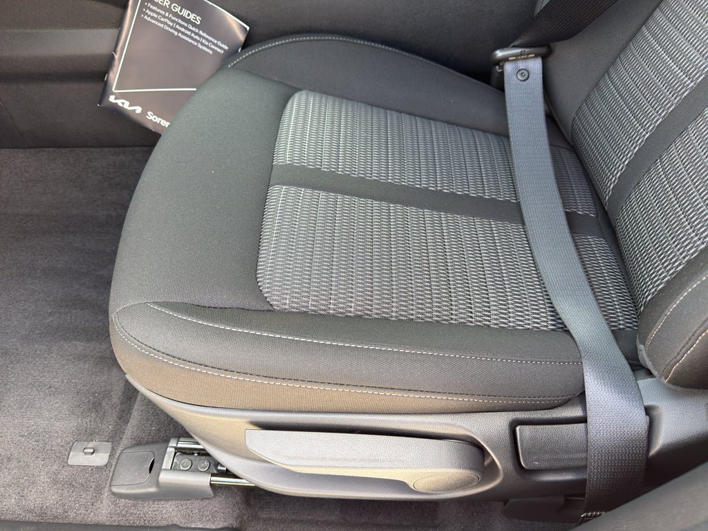 New 2026 Kia Sorento LX FWD image 11