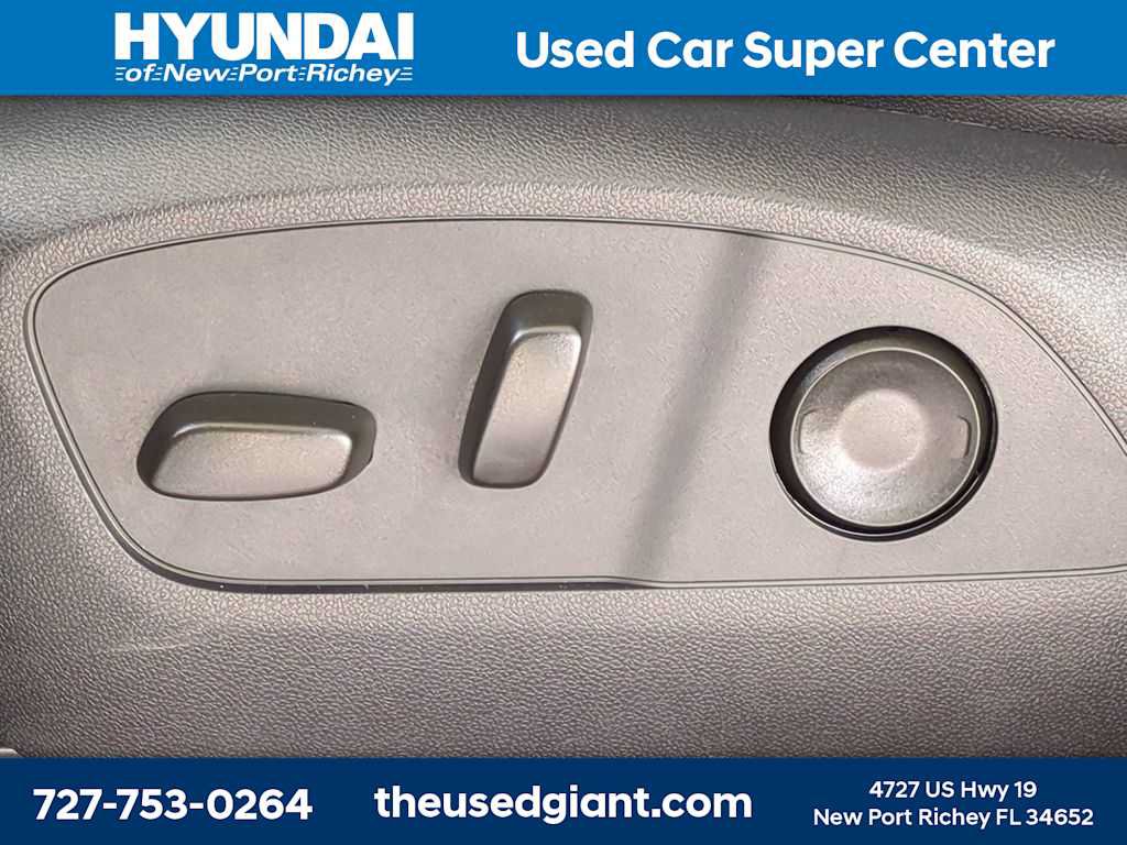 Used 2026 Chevrolet Traverse Z71 w/ LPO, Floor Liner Package AWD/4WD image 23