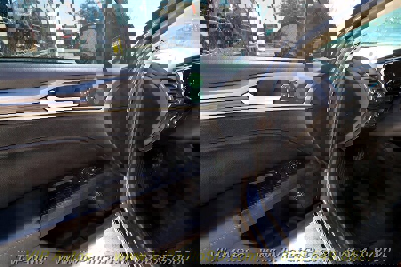 Used 2018 Ford Fusion Energi SE image 12