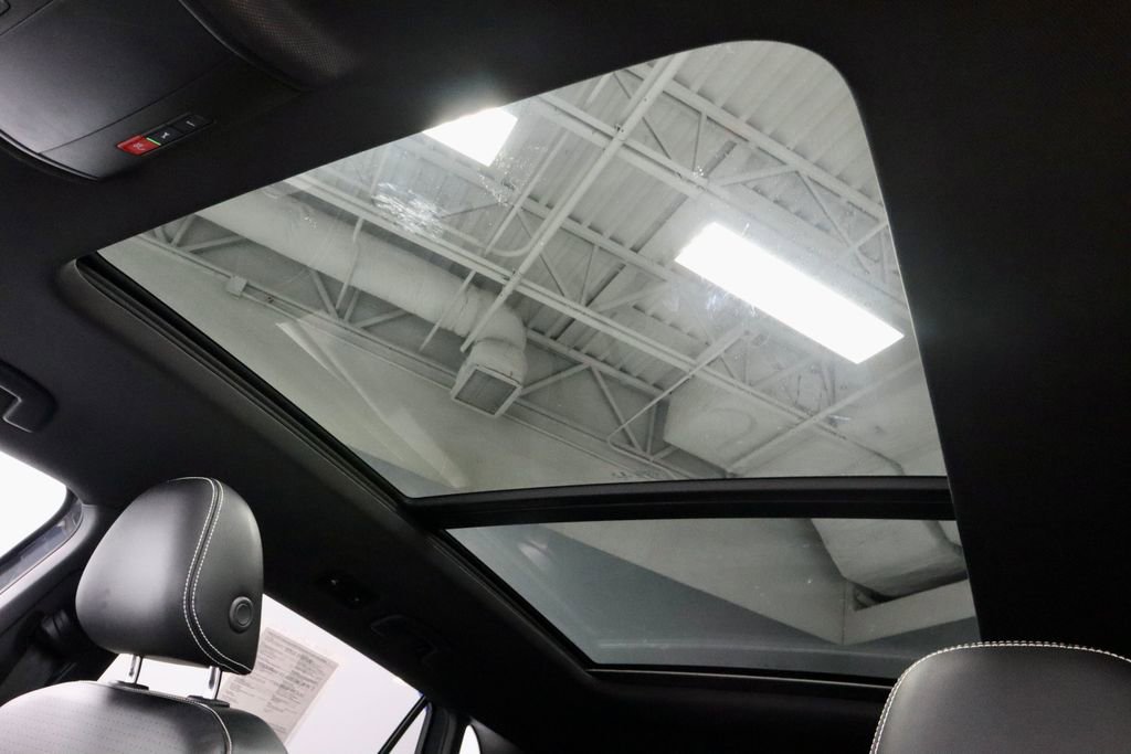 Used 2021 Volkswagen Atlas Cross Sport SE w/ Panoramic Sunroof Package image 33