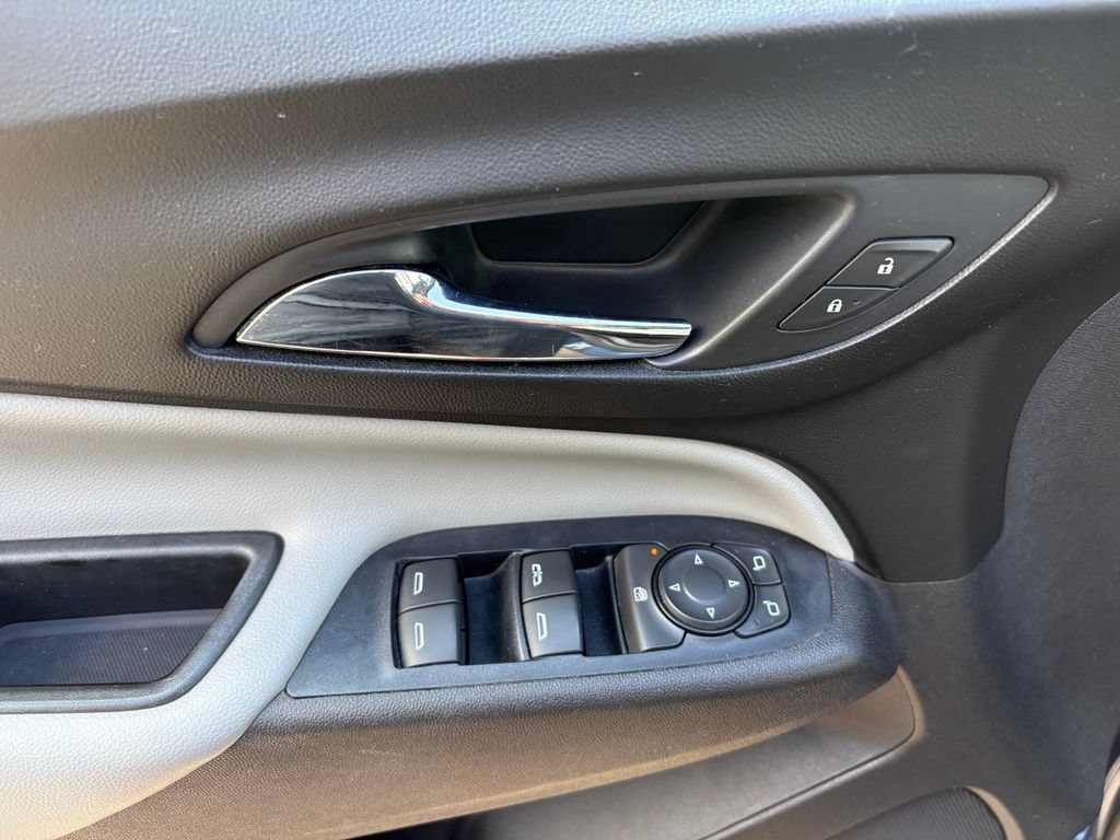 Used 2018 Chevrolet Equinox LS FWD image 14