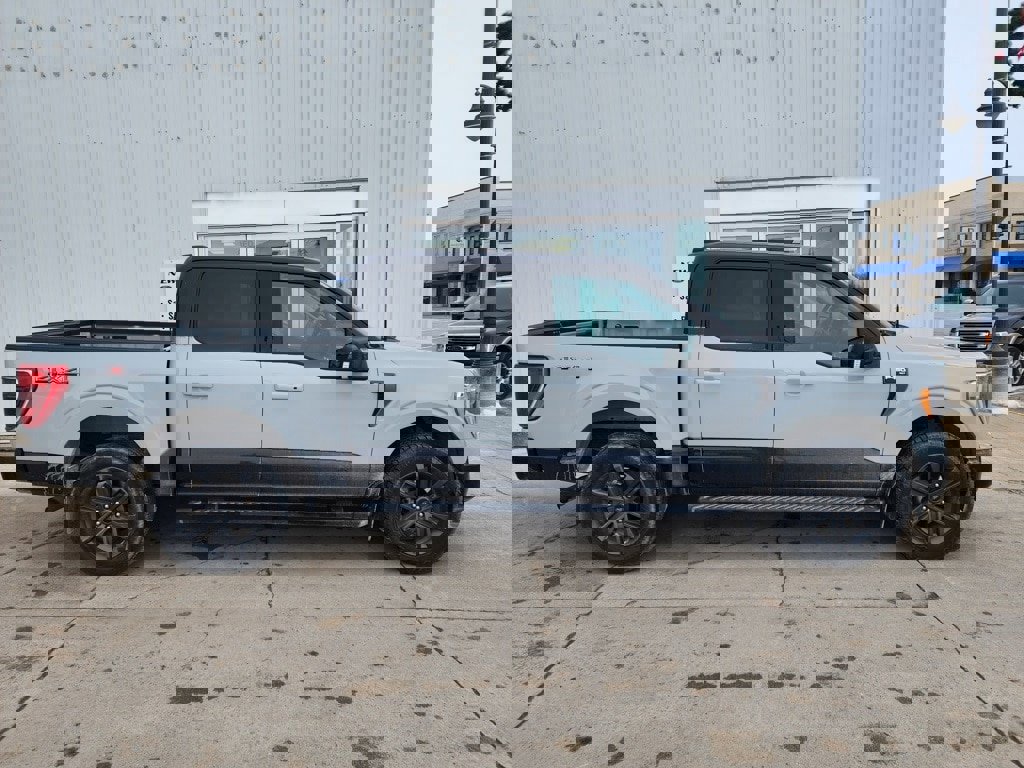 Used 2023 Ford F150 XLT w/ Equipment Group 302A High image 5