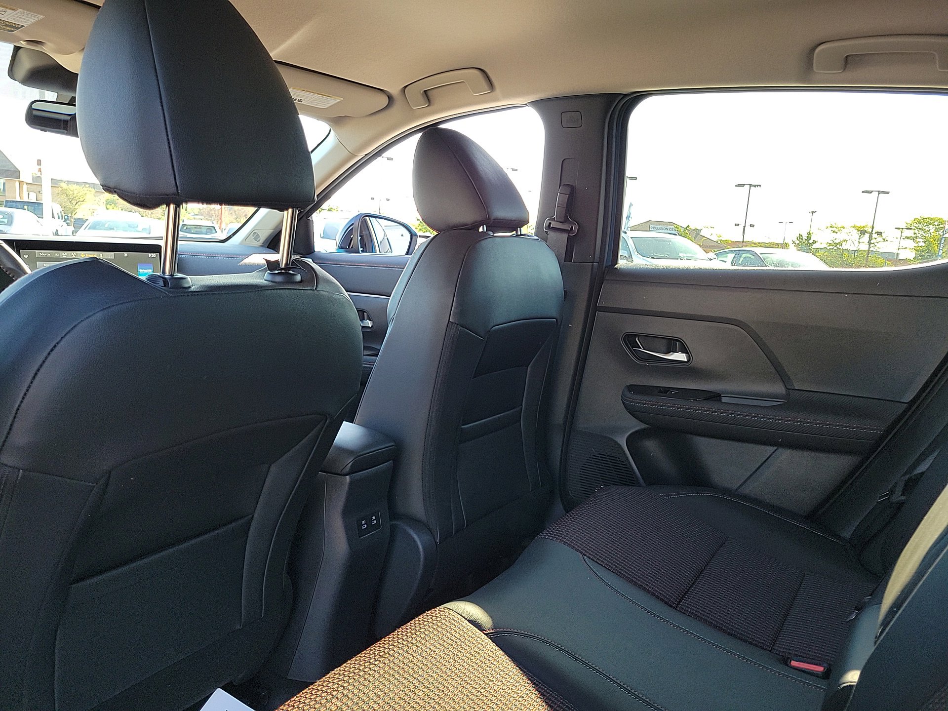 Certified 2025 Nissan Kicks SR image 12