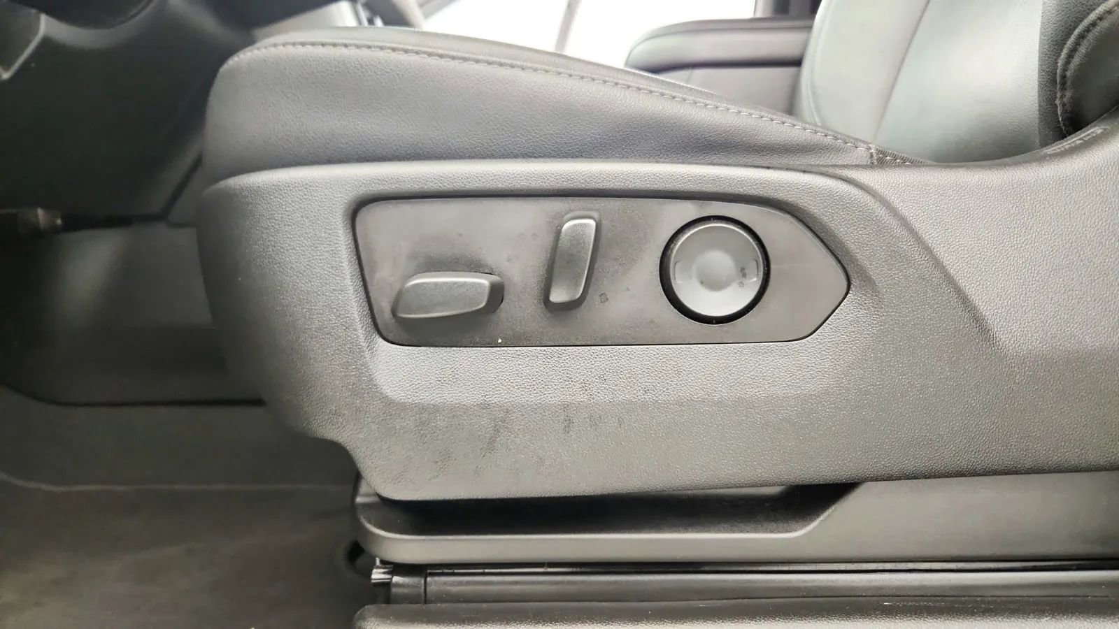 Used 2023 Chevrolet Tahoe LT image 29