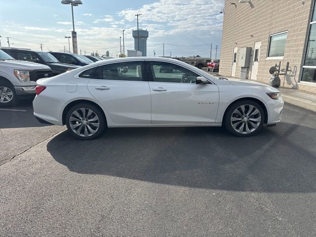 Used 2018 Chevrolet Malibu Premier w/ Premier Sun and Wheel Package image 4