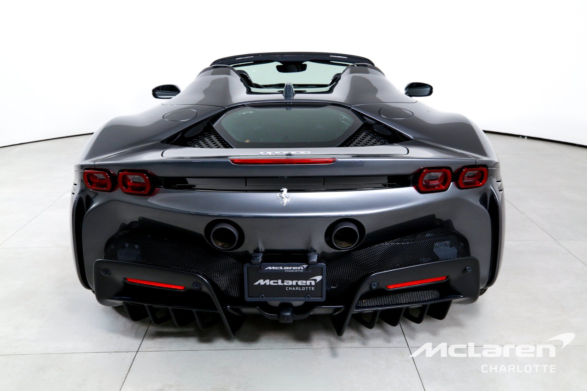 Used 2022 Ferrari SF90 Spider AWD/4WD image 9