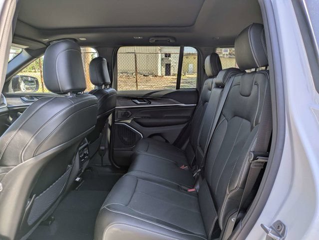 New 2026 Jeep Grand Cherokee Limited AWD/4WD image 14