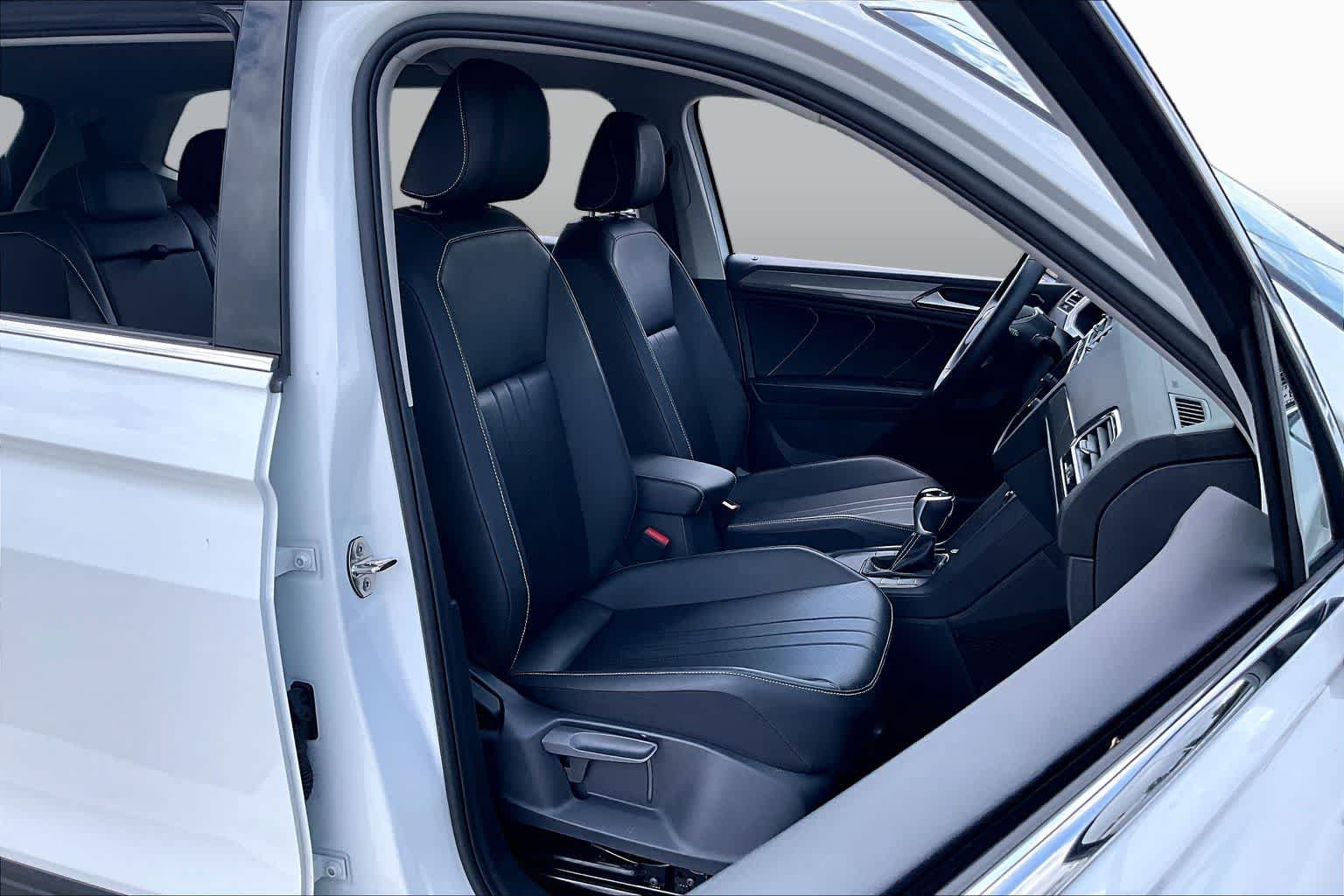 Used 2024 Volkswagen Tiguan SE FWD image 8