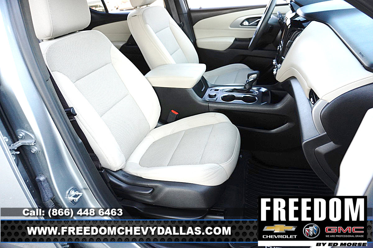 Used 2023 Chevrolet Traverse LS FWD image 12