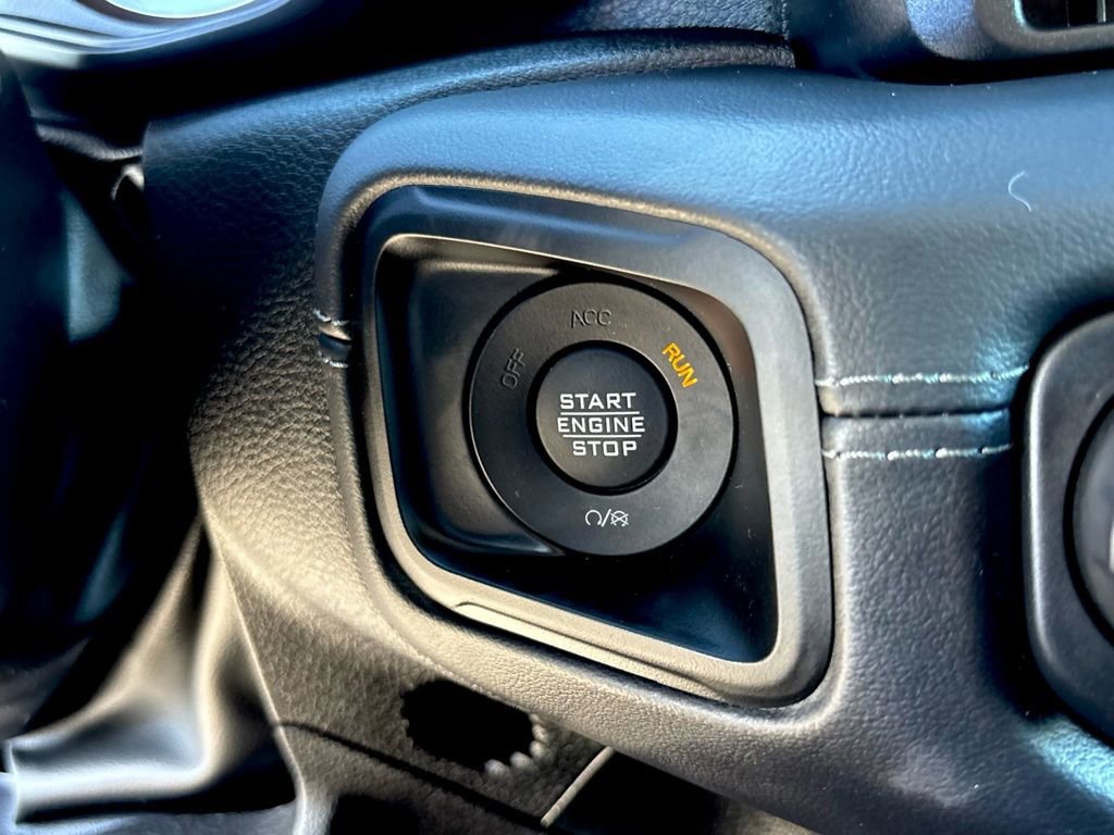 Used 2025 Jeep Wrangler Unlimited Rubicon image 19