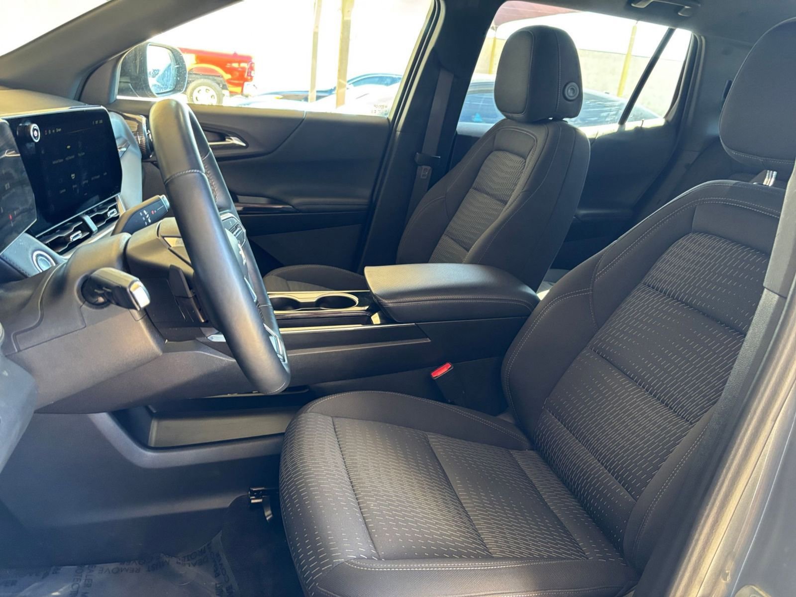 Used 2025 Chevrolet Equinox LT AWD/4WD image 36