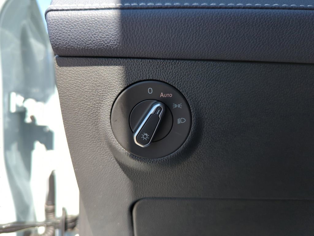 New 2026 Volkswagen Taos SEL image 39