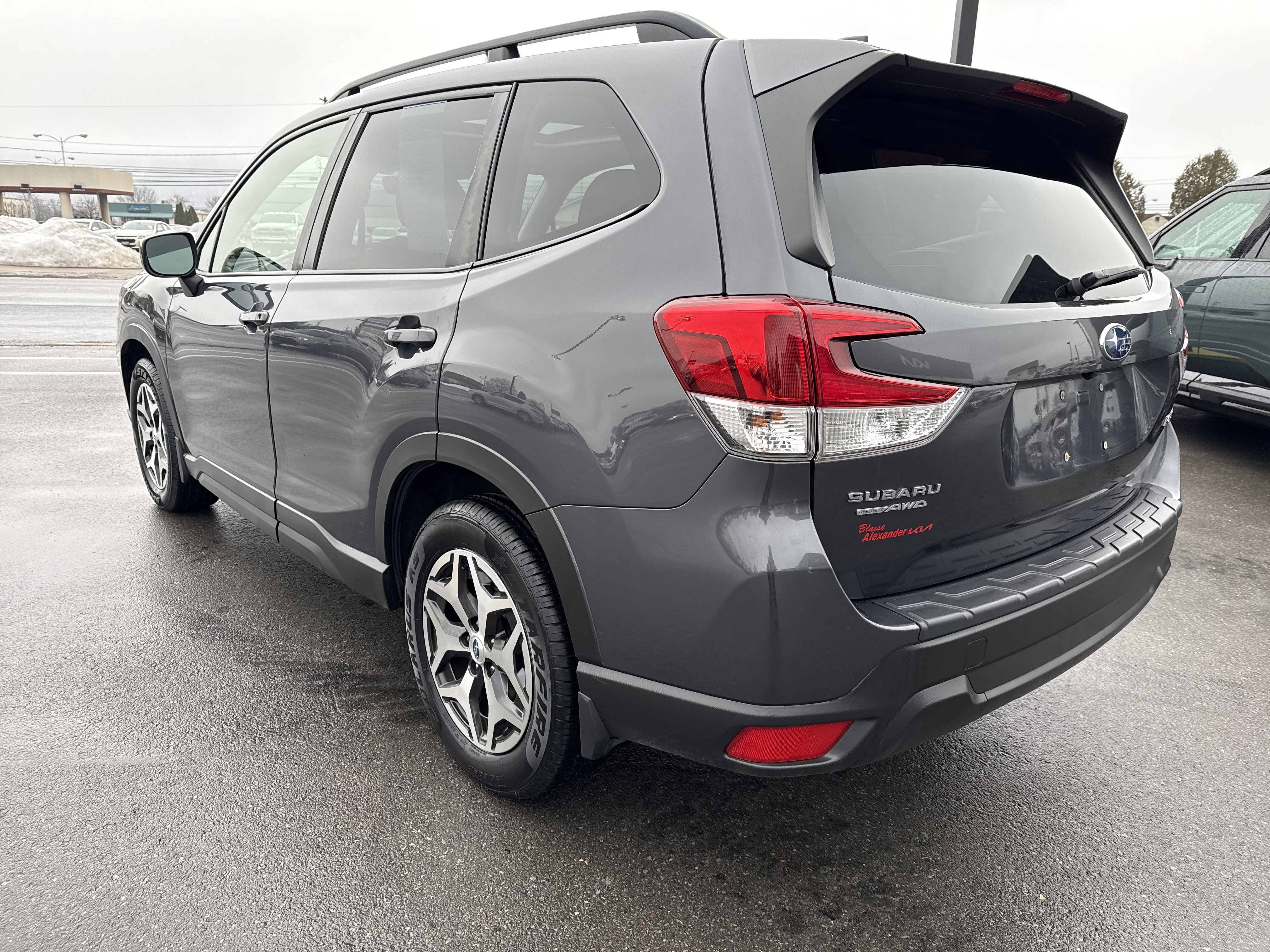 Used 2021 Subaru Forester Premium image 6