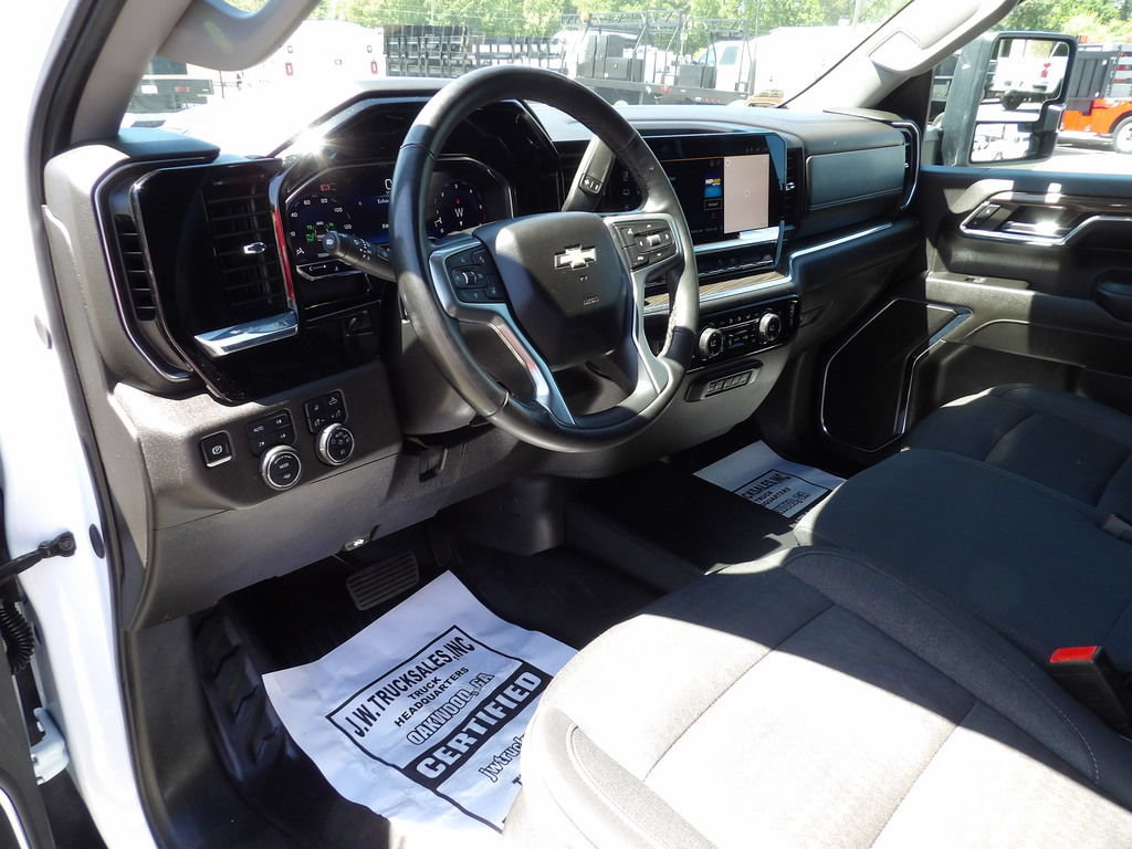 Used 2024 Chevrolet Silverado 3500 LT w/ Convenience Package AWD/4WD image 16