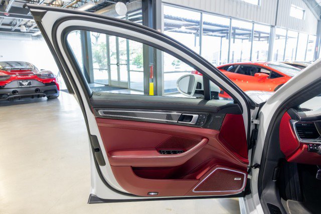 Used 2022 Porsche Panamera GTS w/ Premium Package image 27