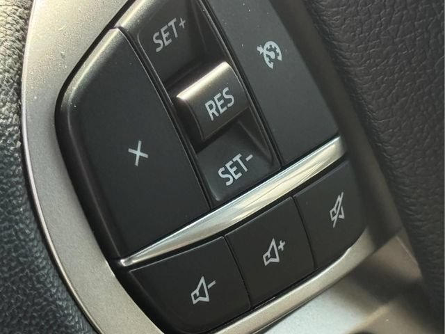 Used 2024 Ford Explorer XLT w/ Equipment Group 202A AWD/4WD image 21