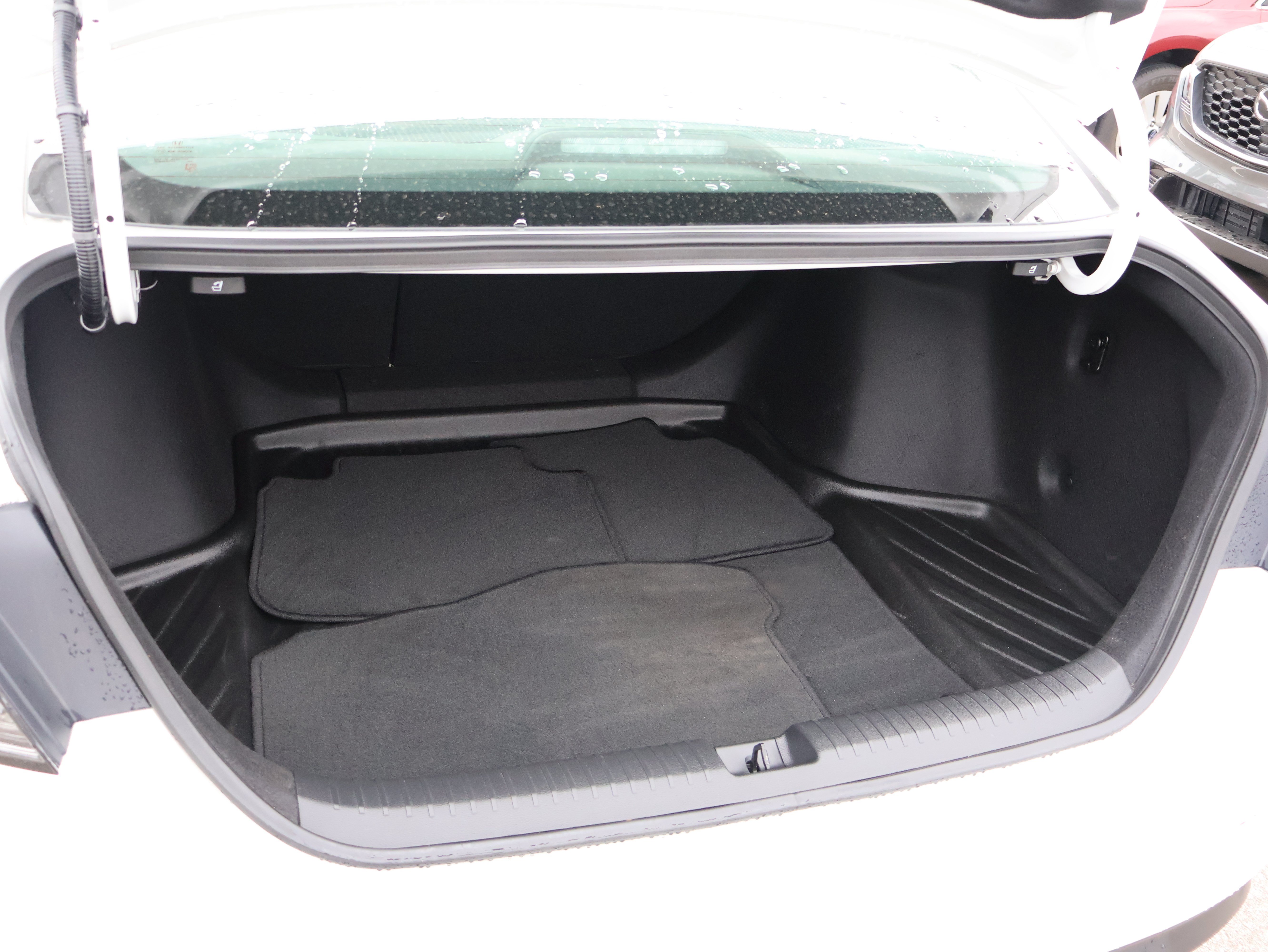 Used 2025 Honda Accord SE image 15
