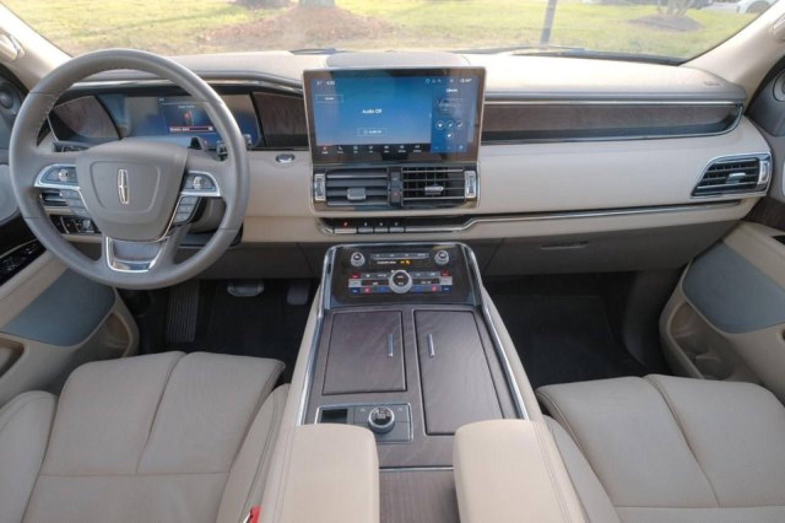 Used 2024 Lincoln Navigator Reserve image 19