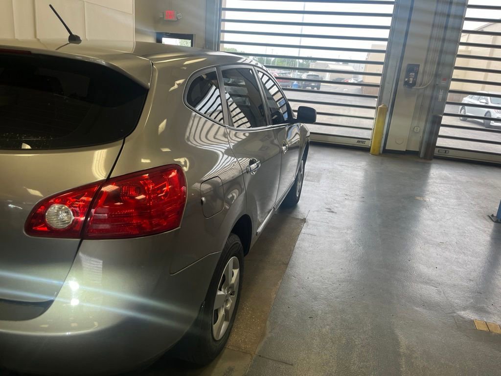 Used 2013 Nissan Rogue S FWD image 10