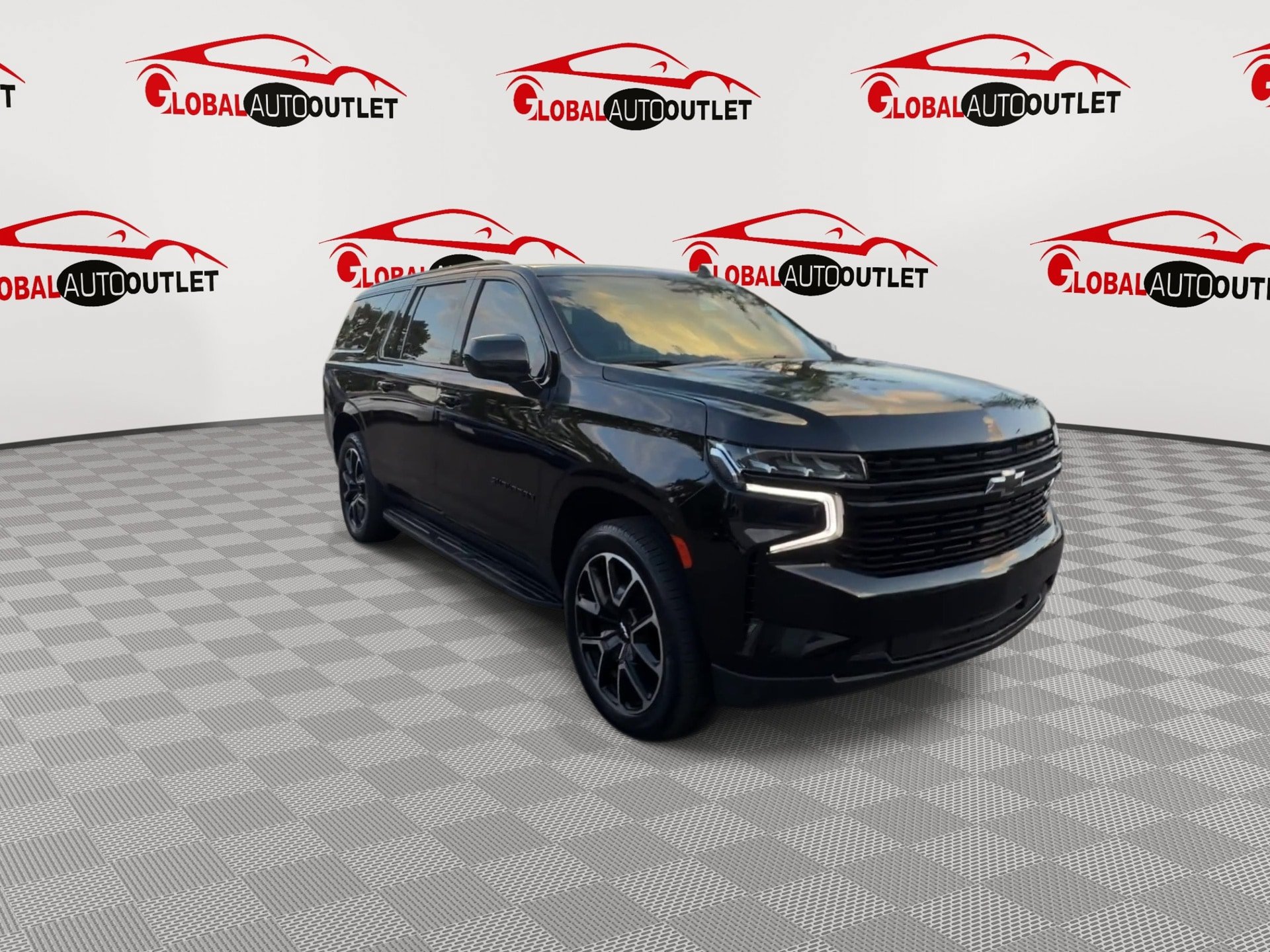 Used 2023 Chevrolet Suburban RST AWD/4WD image 3