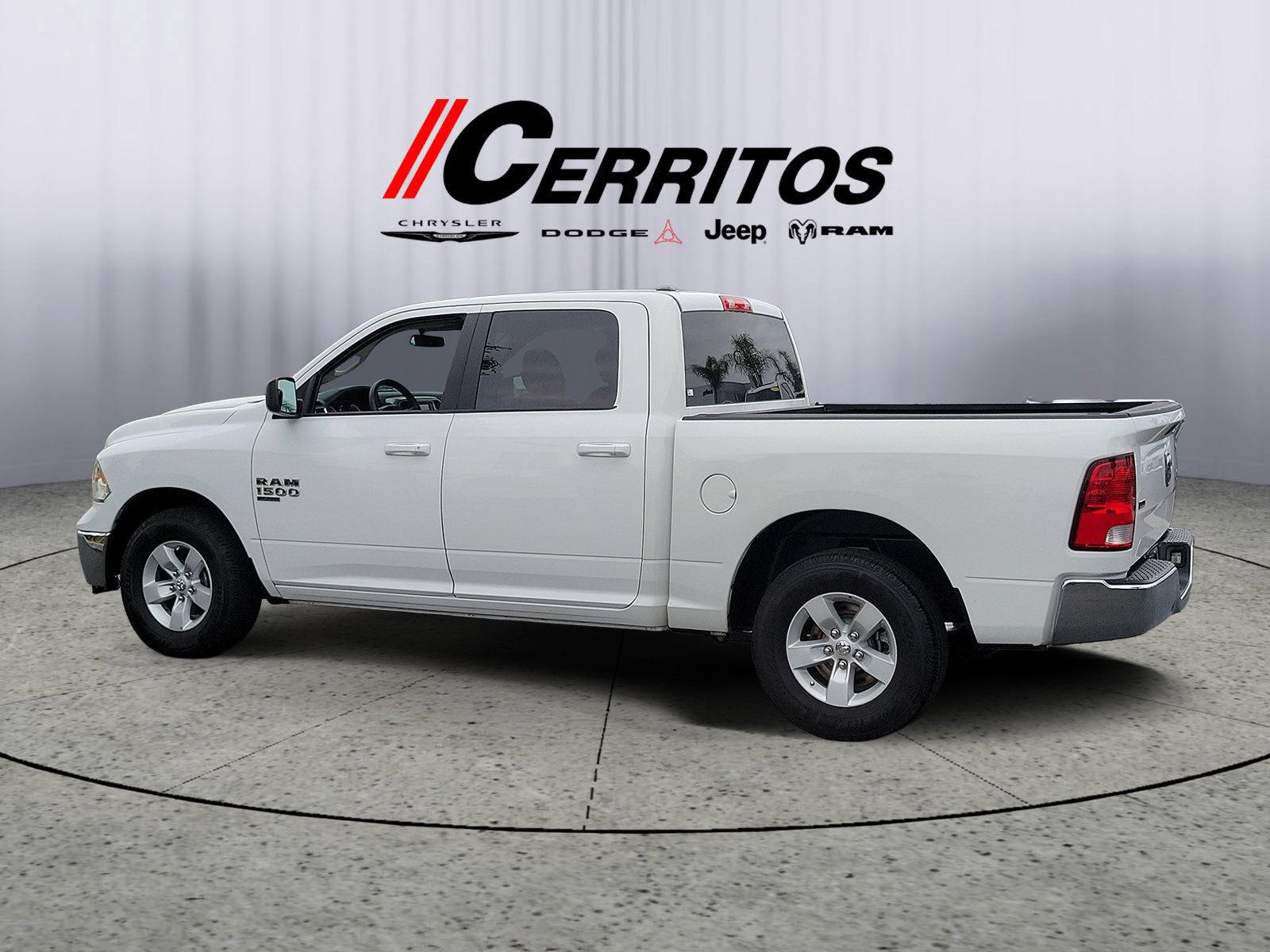 Used 2021 RAM 1500 Classic SLT RWD image 2