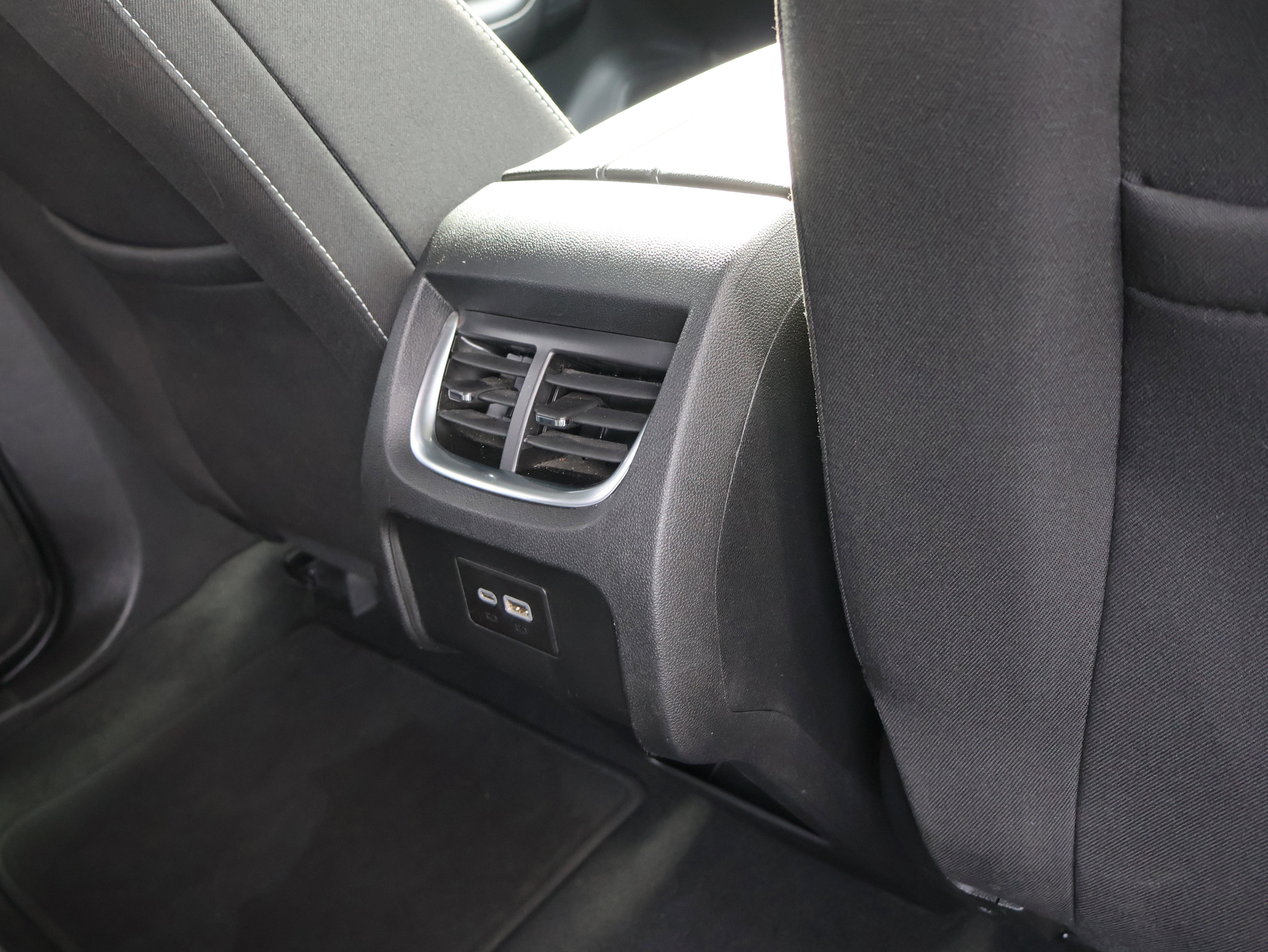 Used 2025 Chevrolet Blazer LT image 14