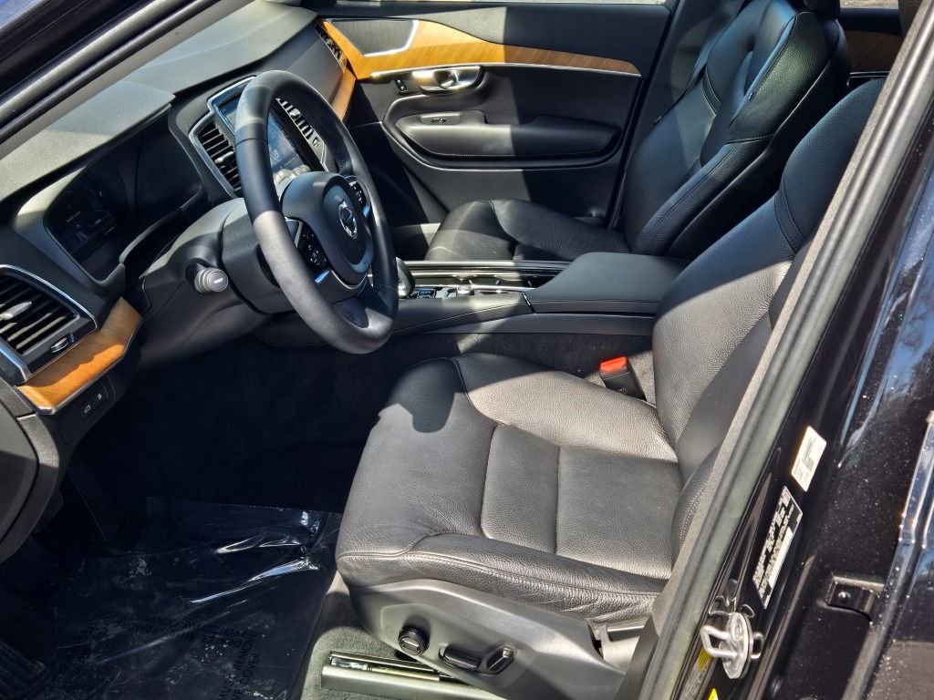 Used 2023 Volvo XC90 T8 Core image 30
