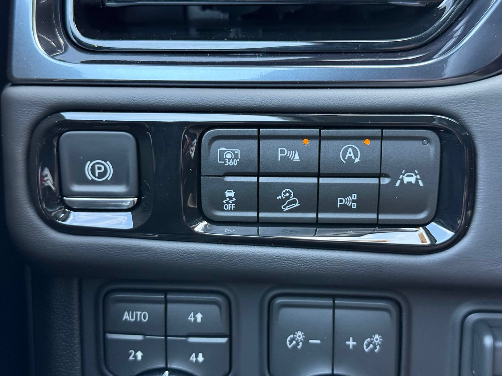 Certified 2026 GMC Yukon AT4 Ultimate AWD/4WD image 42