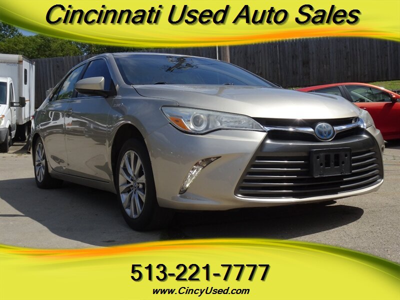 Used 2017 Toyota Camry XLE w/ Moonroof Package FWD image 1