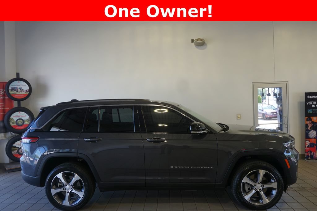 Used 2023 Jeep Grand Cherokee 4WD 4xe w/ Luxury Tech Group II image 2