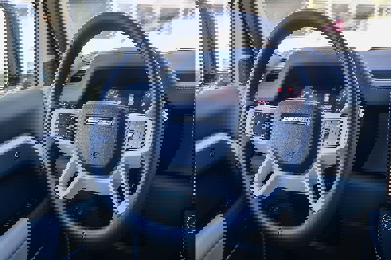 New 2026 Land Rover Defender 110 X-Dynamic SE image 15