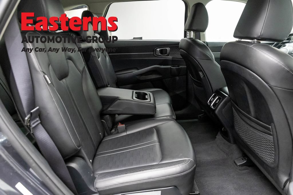 Used 2024 Kia Sorento S FWD image 24