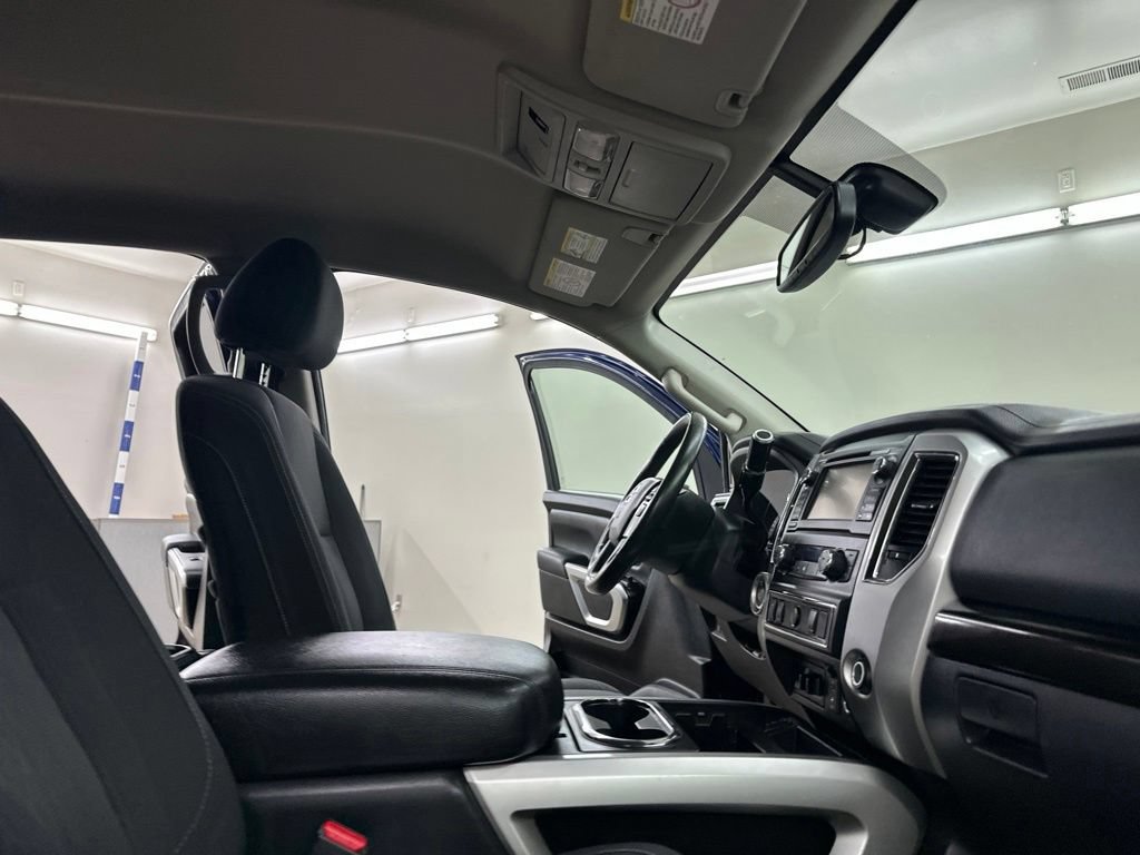 Used 2017 Nissan Titan SV RWD image 26