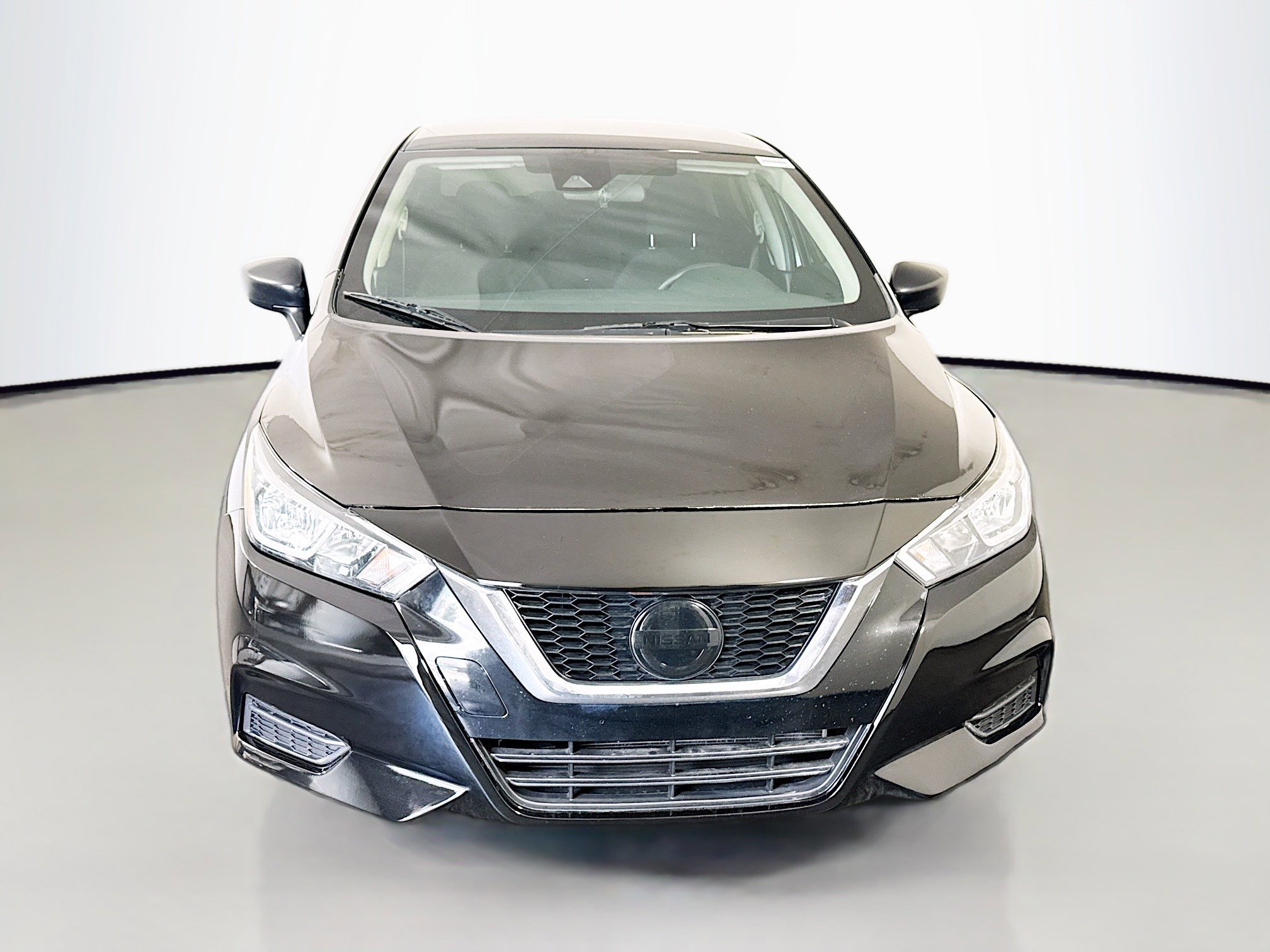 Used 2021 Nissan Versa S FWD image 2