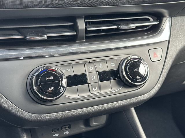 Used 2025 Buick Envista Preferred image 22