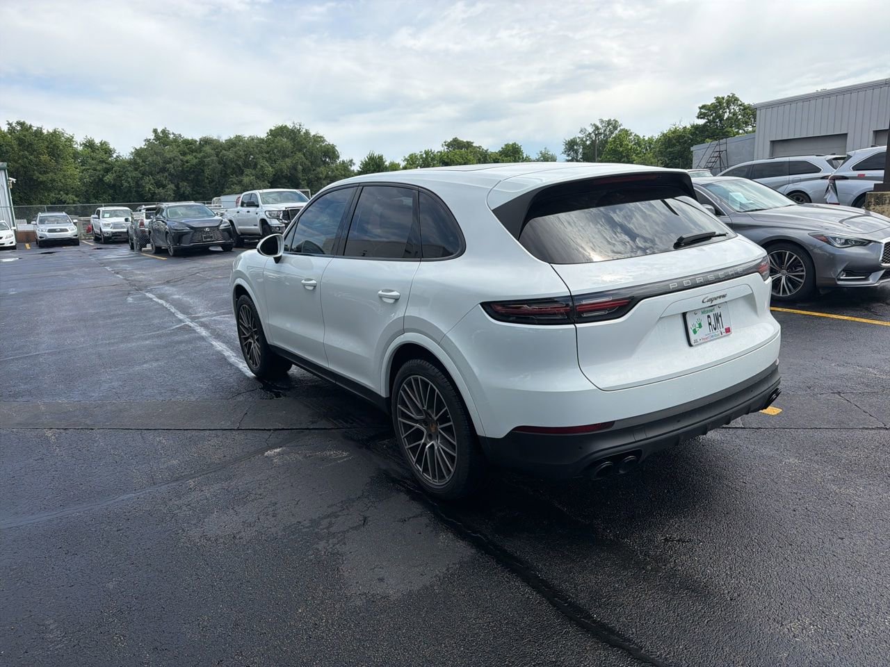 Used 2023 Porsche Cayenne Platinum Edition AWD/4WD image 5