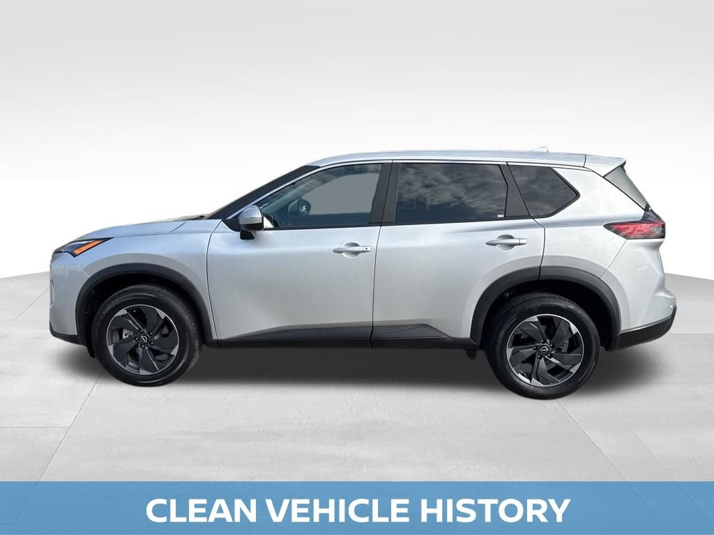 Used 2025 Nissan Rogue SV image 3