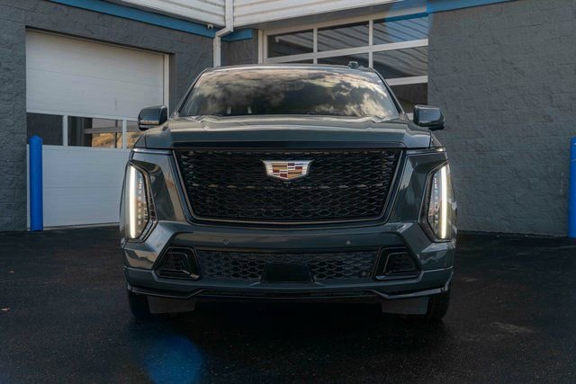 Used 2025 Cadillac Escalade V w/ LPO, Floor Liner Package image 31
