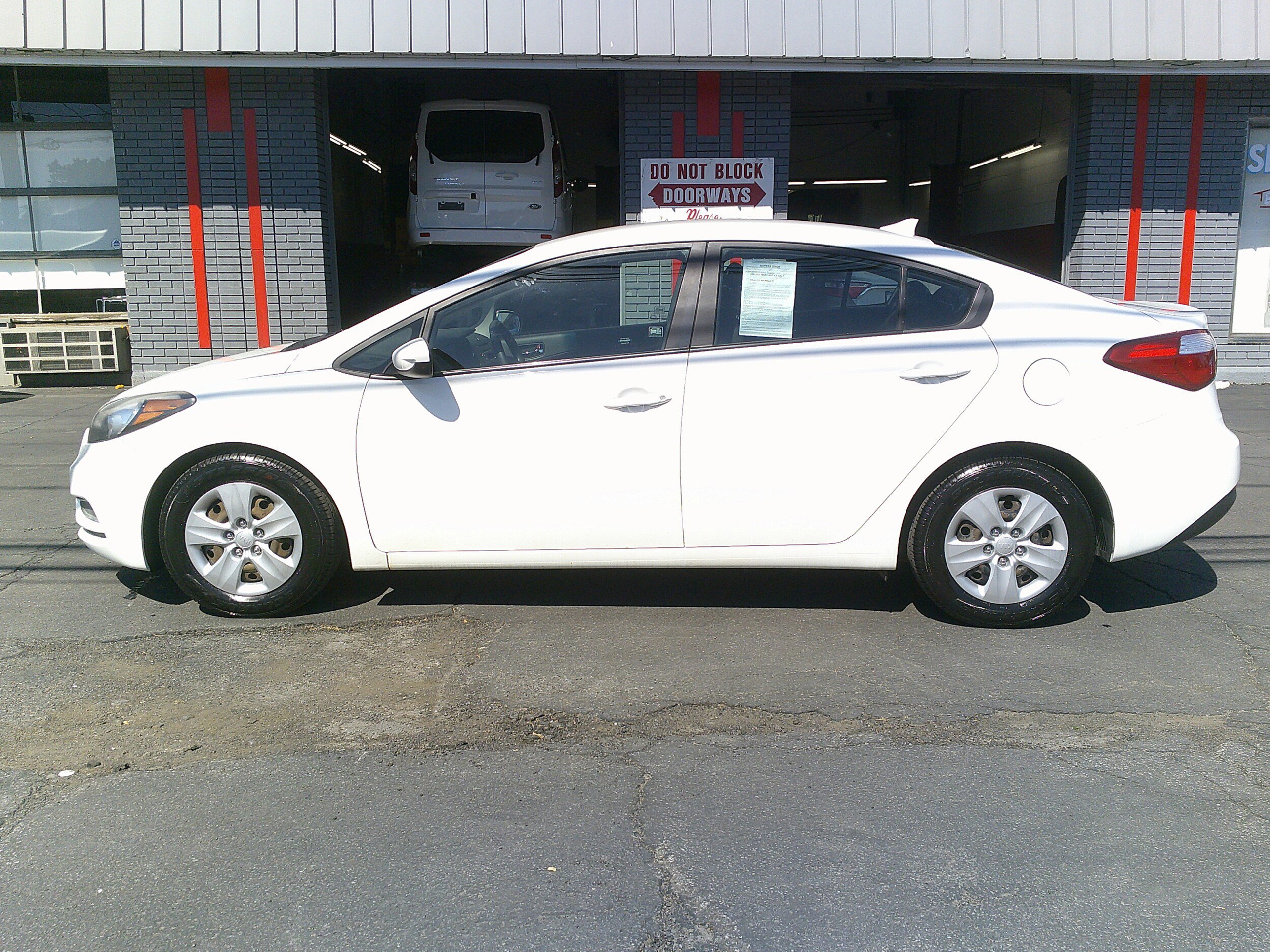 Used 2016 Kia Forte LX FWD image 10