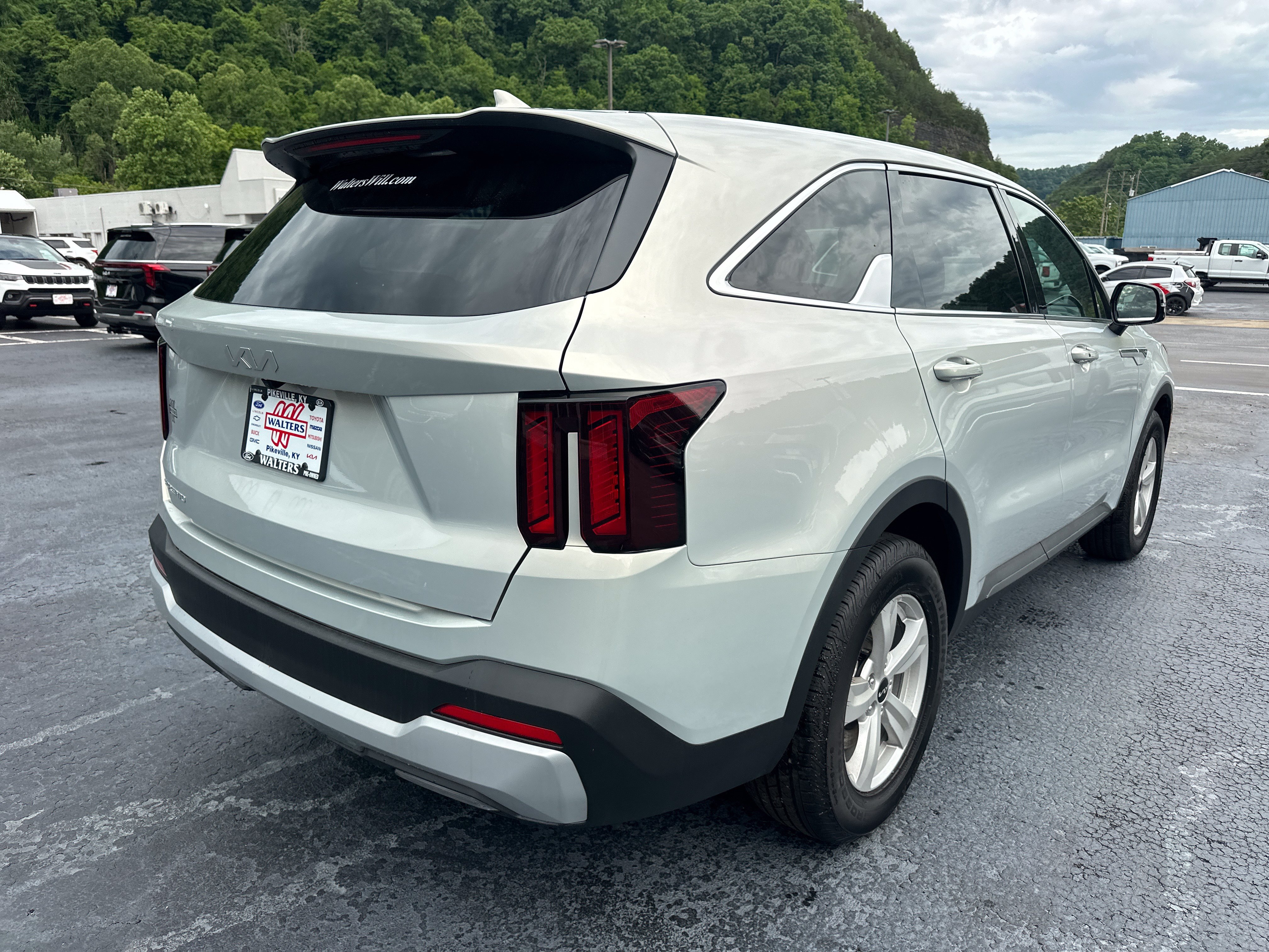 New 2026 Kia Sorento LX FWD image 2