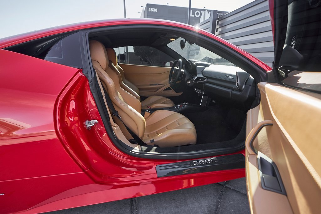 Used 2013 Ferrari 458 Italia Coupe image 32