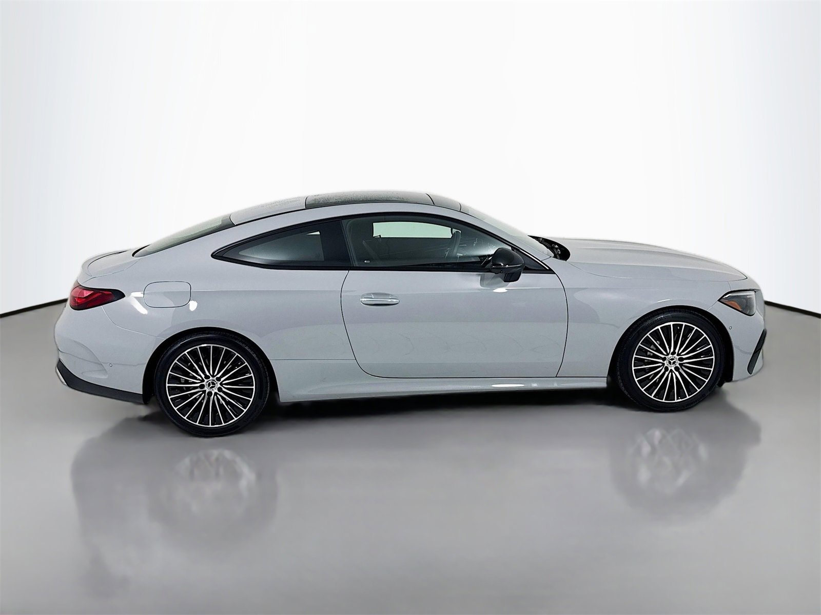 Used 2024 Mercedes-Benz CLE 300 4MATIC Coupe image 8